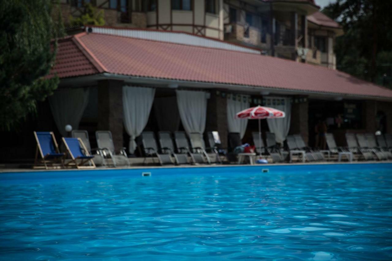 Olympica Hotel Алма Ата Екстериор снимка