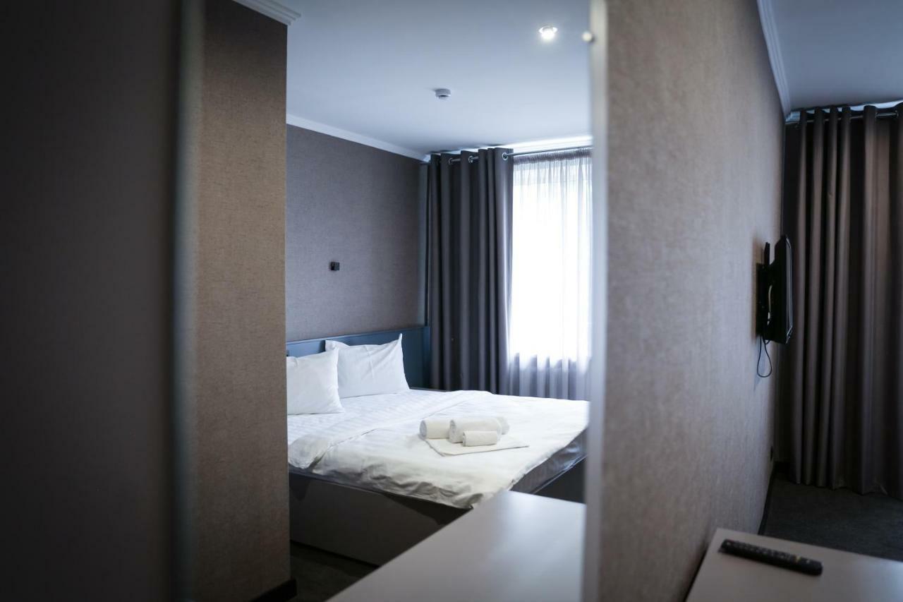 Olympica Hotel Алма Ата Екстериор снимка