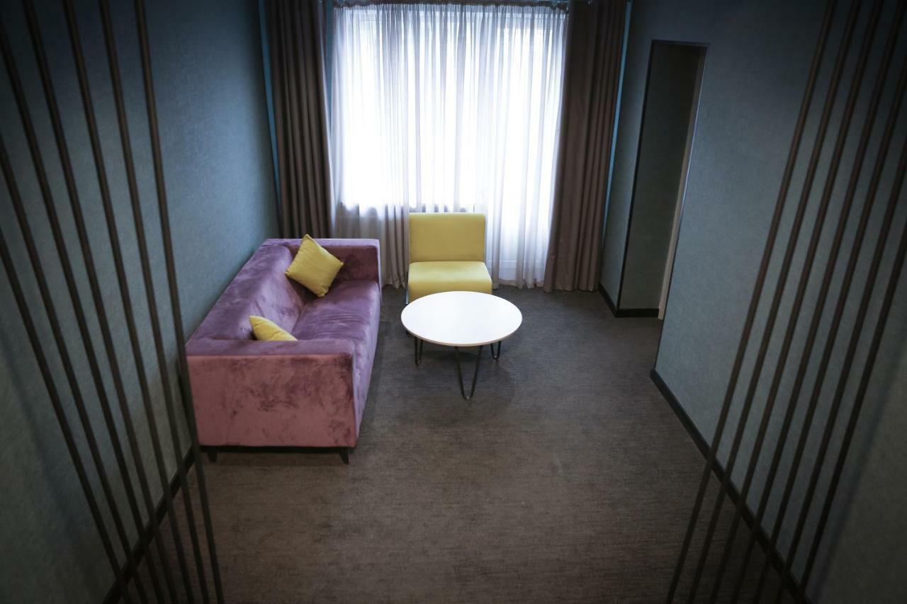 Olympica Hotel Алма Ата Екстериор снимка